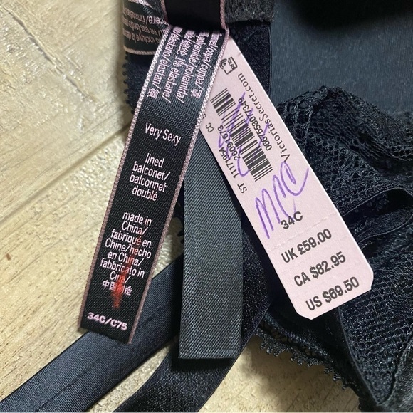 NWT Victoria Secret Very Sexy Balconet Bra - Picture 3 of 3